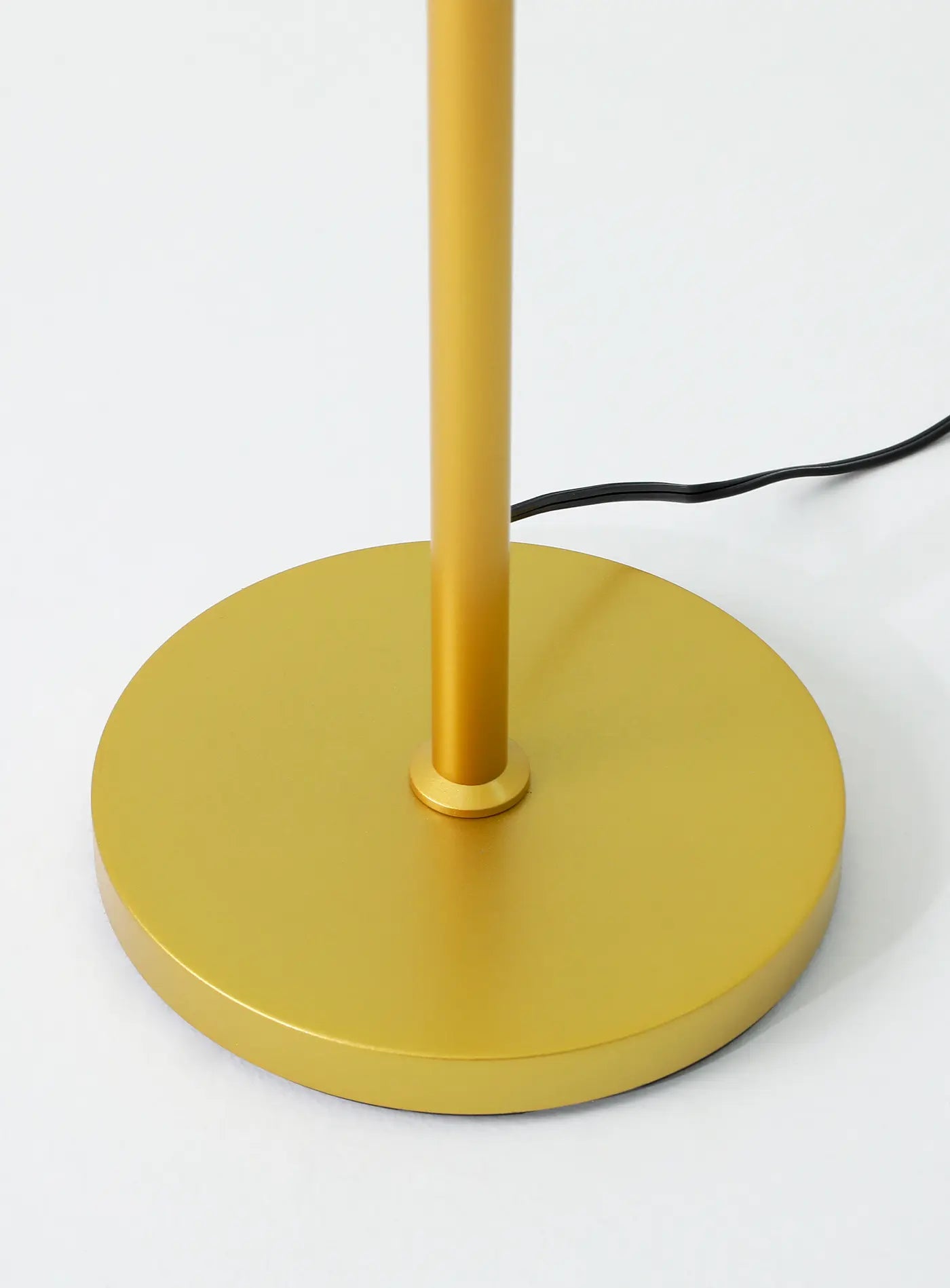 #Color_Gold