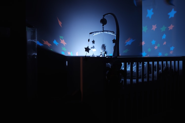 Light & Human Life--（1）Baby Age - SUNMORY