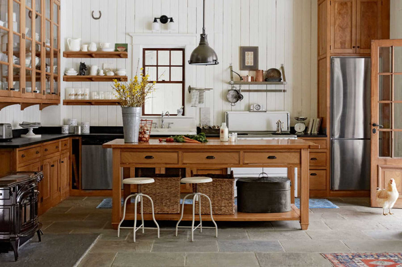 Embracing Rustic Charm: Exploring Country-Style Home Decor in American Residences
