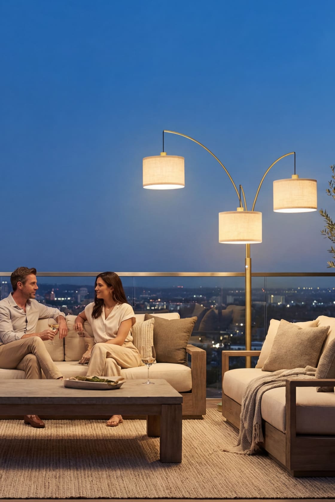 Close-up of the convenient rotary knob on the Sunmory arc floor lamp, demonstrating the easy switch between 1, 2, and 3 light bulbs for various brightness needs.